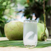 Jugo de coco fresco
